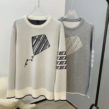 Высококачественная корейская мода, осень 2023, Новый свитер TB, Унисекс, Мужской круглый вырез, приталенная жаккардовая футболка с четырьмя полосками Кайта